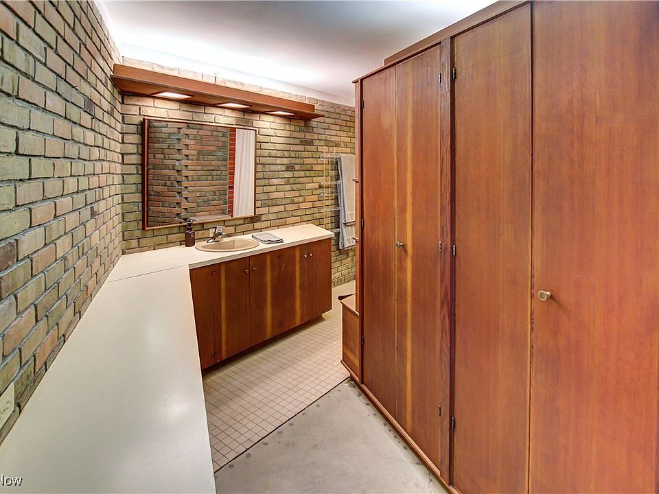 25th image of 920 Wallwood Dr