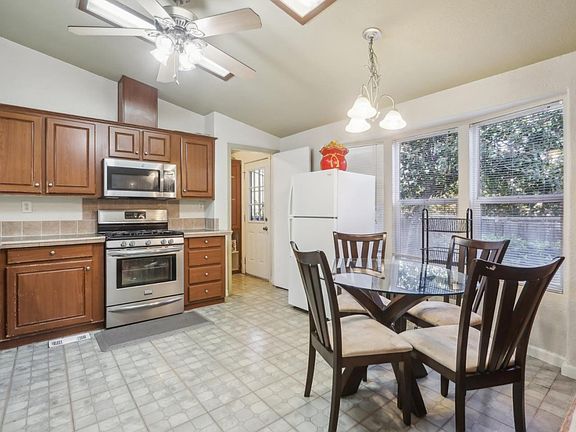 4th image of 1352 Sunbeam Cir #2