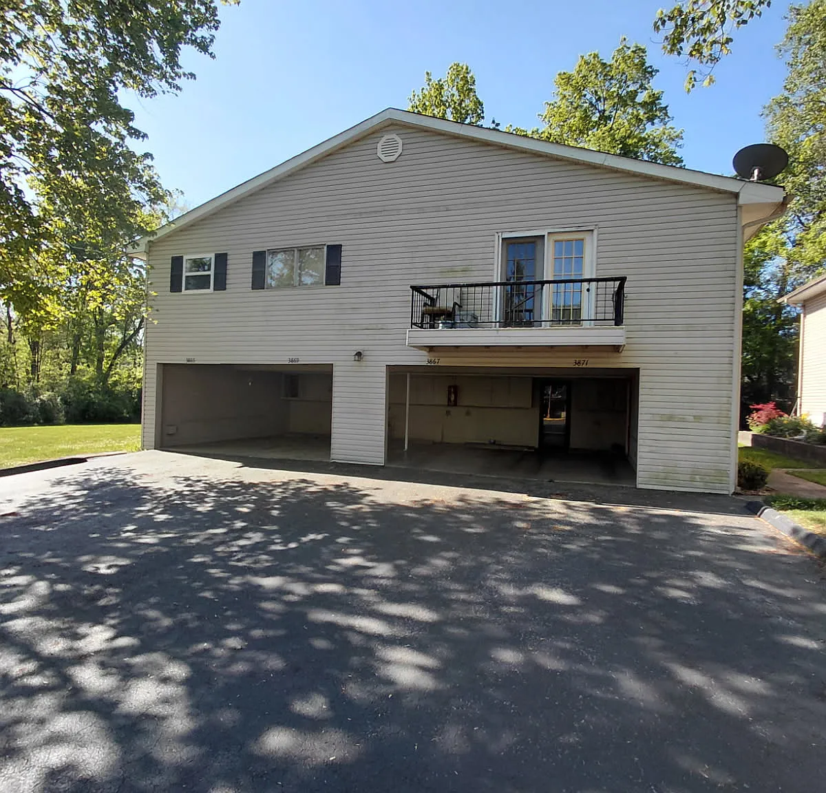 2 bed, 1.5 bath, 924 sqft, $1,400 — Photo 2
