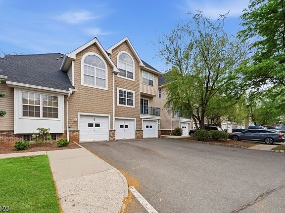 3rd image of 502 Rhoads Dr