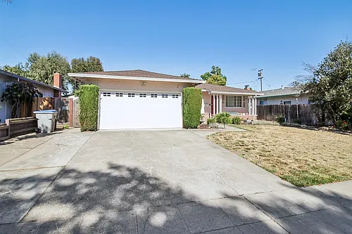 987 Camellia Way Photo 1