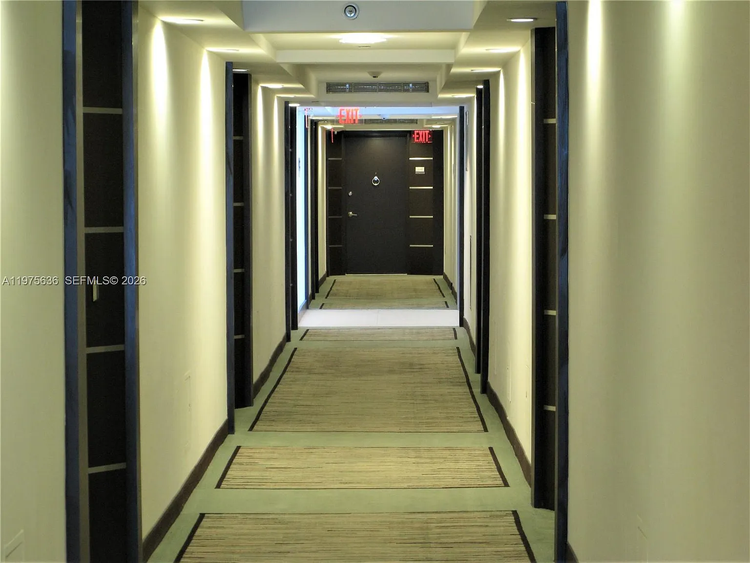 Arlen Beach Condo — Photo 4