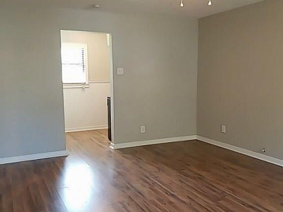 4th image of 3221 Texas Ave