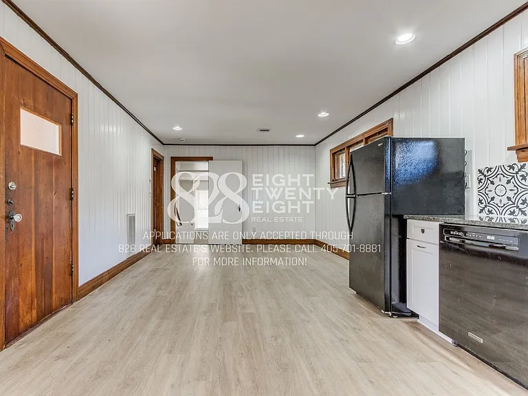 241 Emelyn St — Photo 39