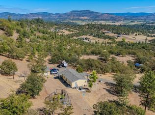 198 Flamingo Dr, Eagle Point, OR 97524
