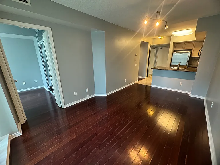 28 Harrison Garden Blvd #25 — Photo 9
