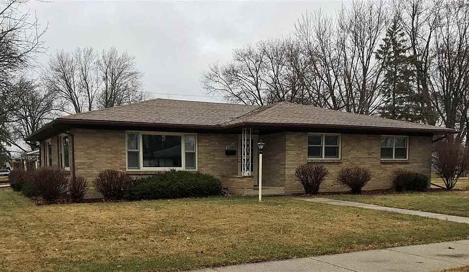 1st image of 1105 Mayfair Dr