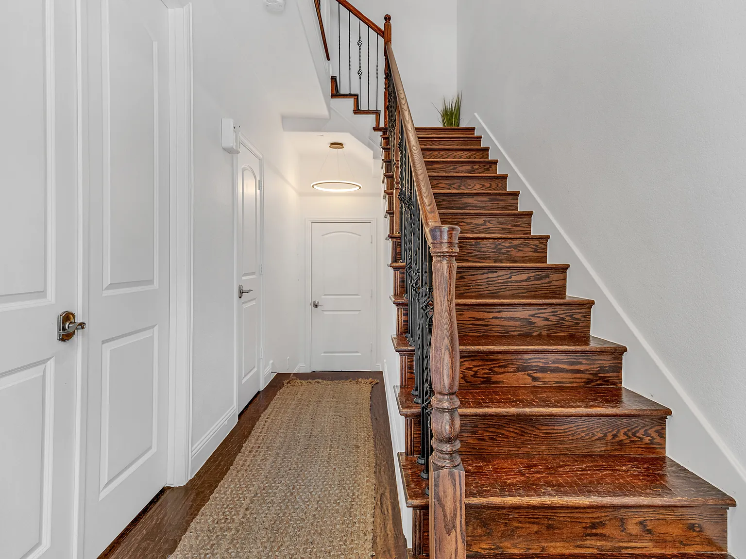 3 bed, 2125 sqft, $4,250 — Photo 3