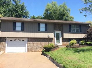 2208 Robin St, Athens, TN 37303