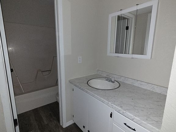 Vanity/bath