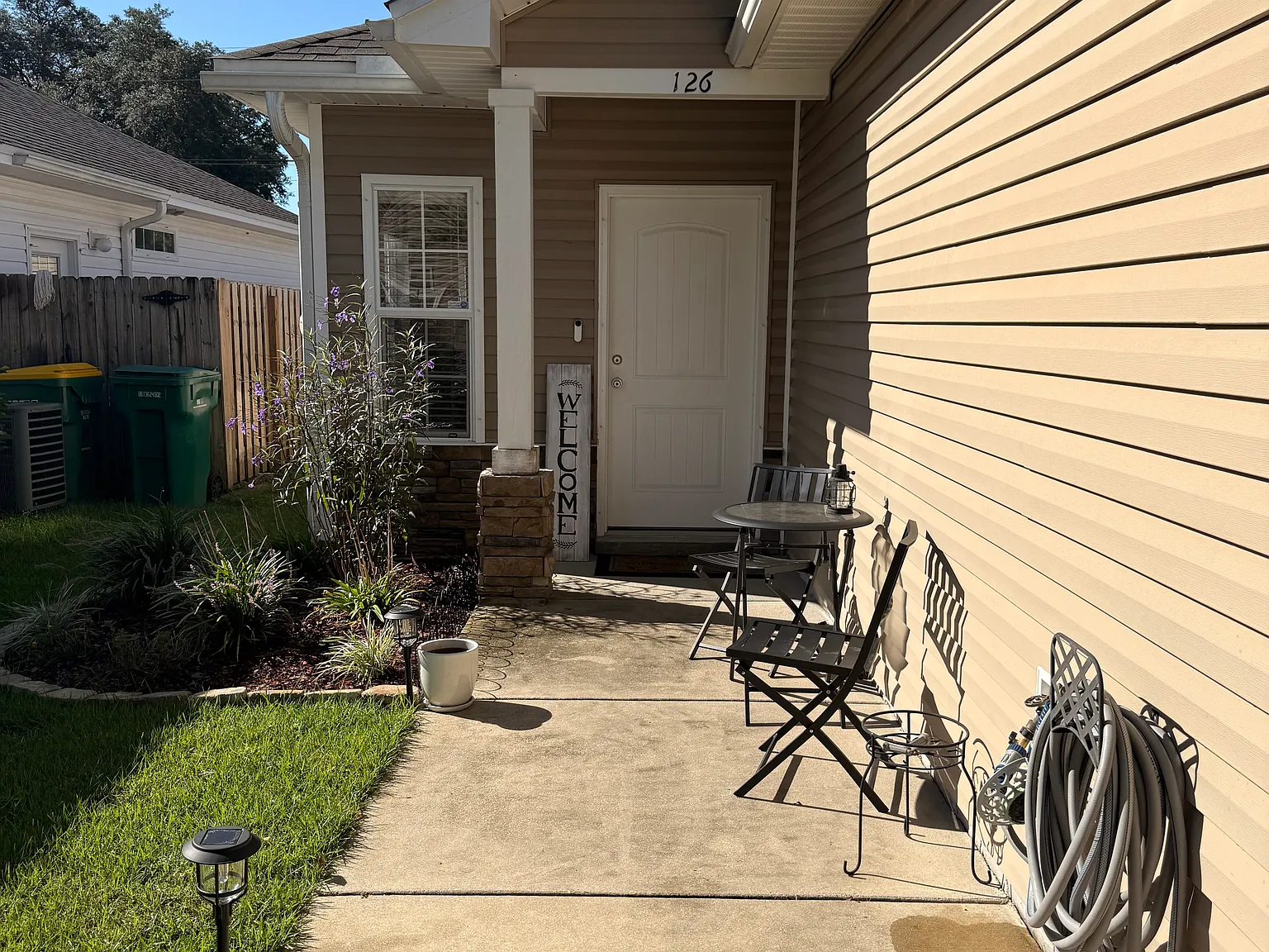 3 bed, 1156 sqft, $2,600 — Photo 3