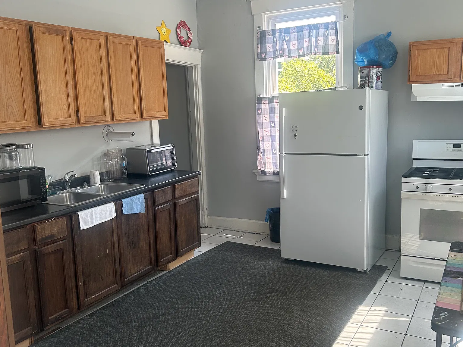 3 bed, 1.5 bath, 885 sqft, $1,250 — Photo 4