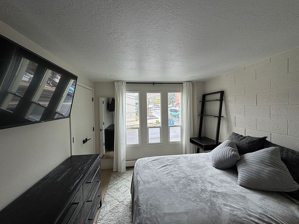 1st image of 1482 Empire Ave Unit U