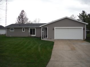 100 Pocahontas, Houghton Lake, MI 48629