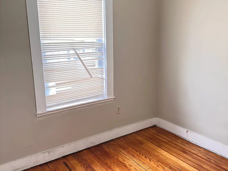 55 Maverick St #2 — Photo 4