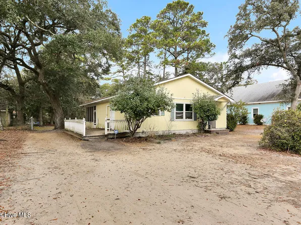 417 E Leonard Street, Southport, NC 28461