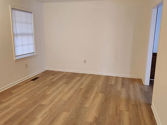 2nd image of 107 Hillcrest Ln