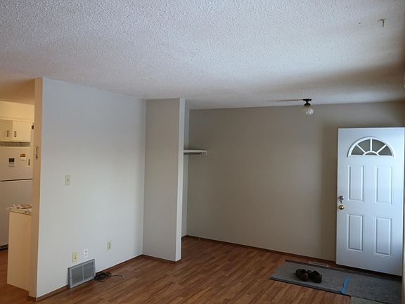 4th image of 11920 125th St NW