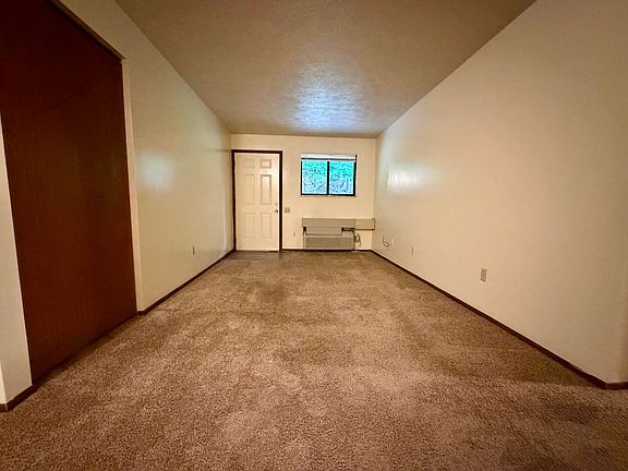 3rd image of 1333 Hunter Rd #106