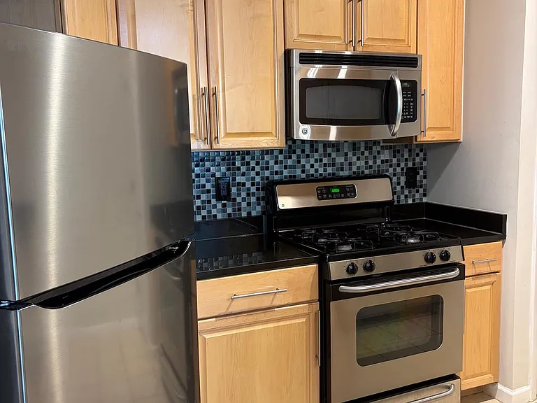 1201 E West Hwy #212 — Photo 6