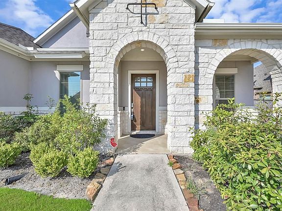 3rd image of 25403 Angelwood Springs Ln