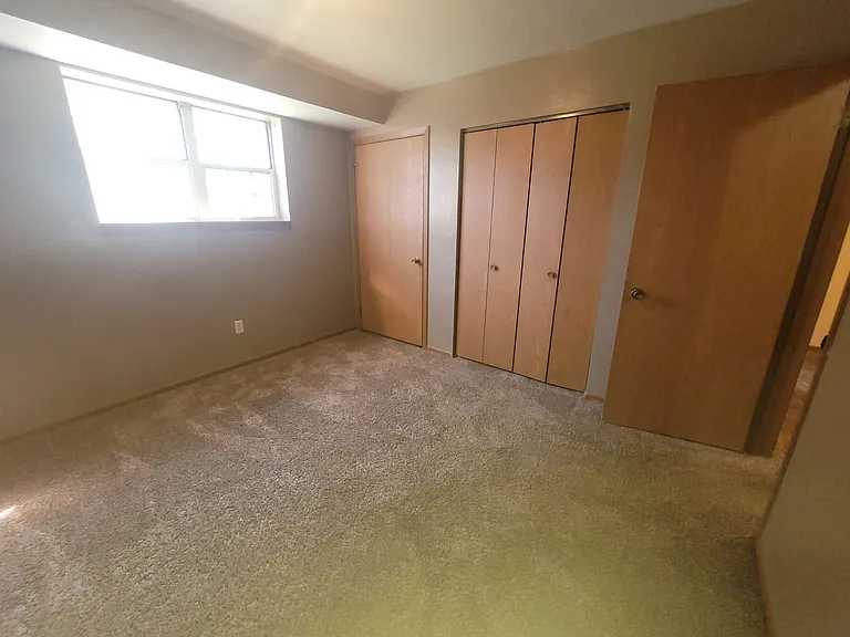 547 Turney St — Photo 11