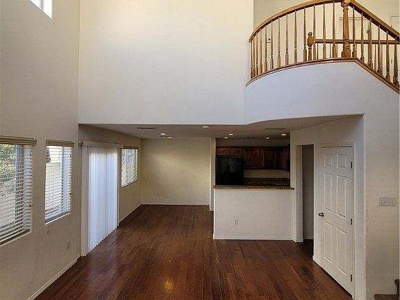 4th image of 5725 Old Colony Dr