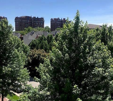 3rd image of 4921 Wyandotte St APT 400