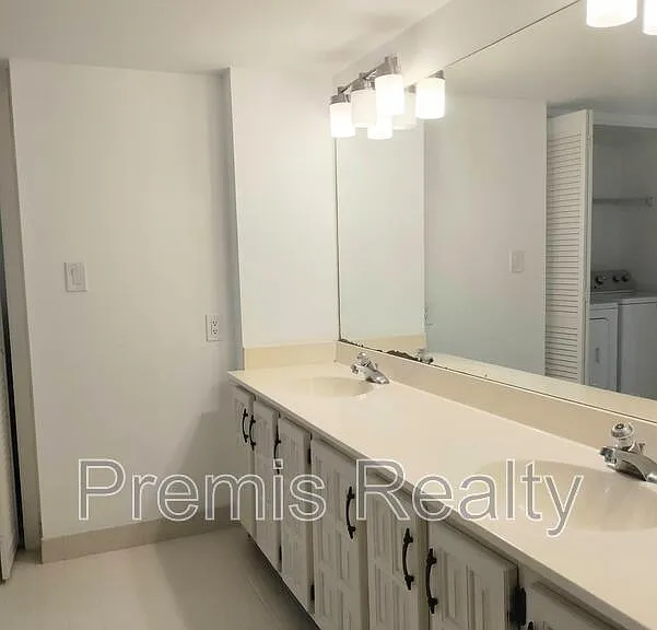14820 Rue De Bayonne #1 — Photo 28