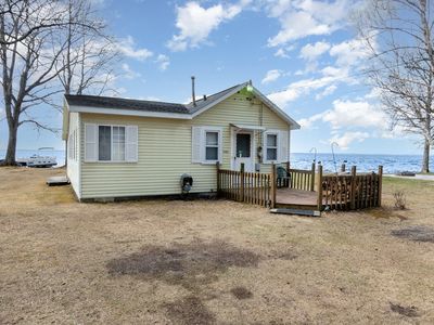 7061 E Houghton Lake Dr, Houghton Lake, MI, 48629
