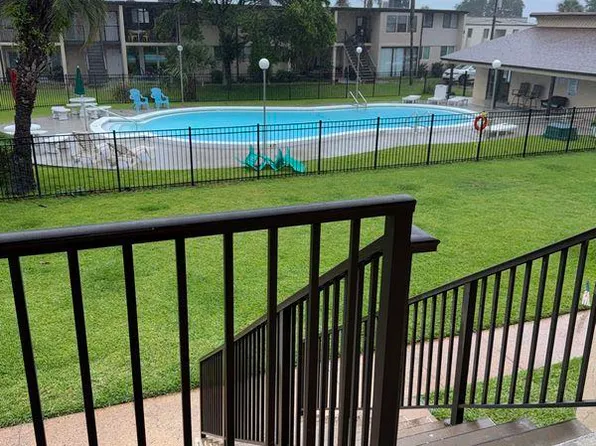 300 E Miracle Strip Pkwy #1C, Mary Esther, FL 32569