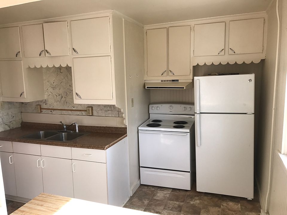 2nd image of 2824 Hudson Dr APT 4