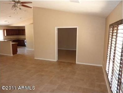 3rd image of 5938 E Bloomfield Rd