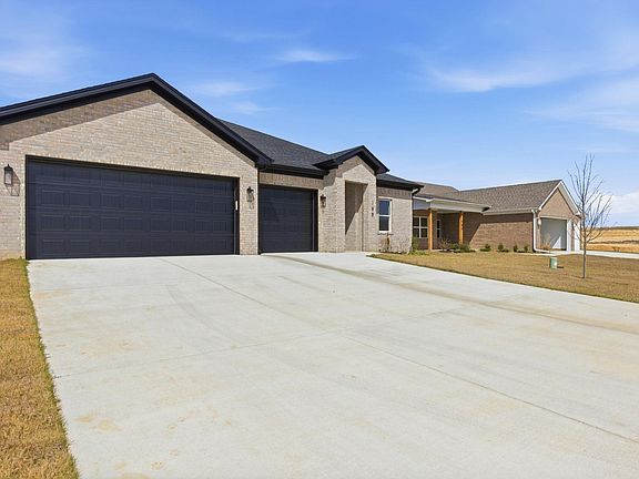 3rd image of 188 Kelton Ln