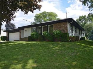 1668 Willow Ct, Grafton, WI 53024