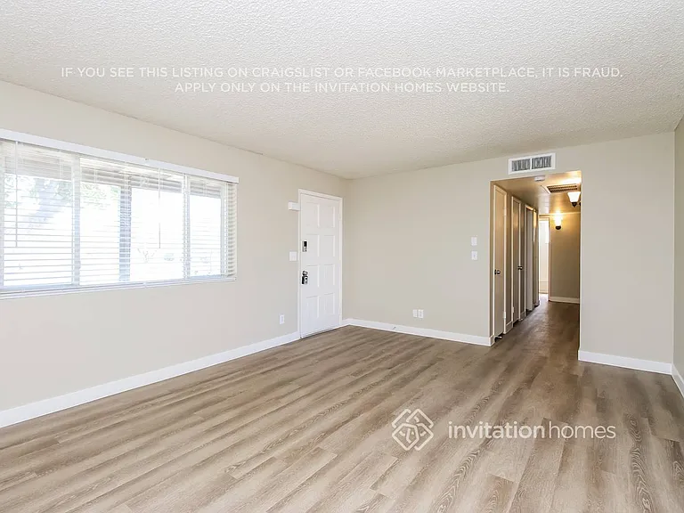 1249 E 8th St — Photo 3