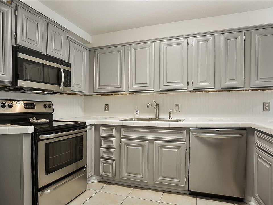 1st image of 10 Lemoyne Ave #110