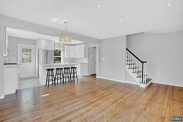 180 Vanderburgh Ave — Photo 7