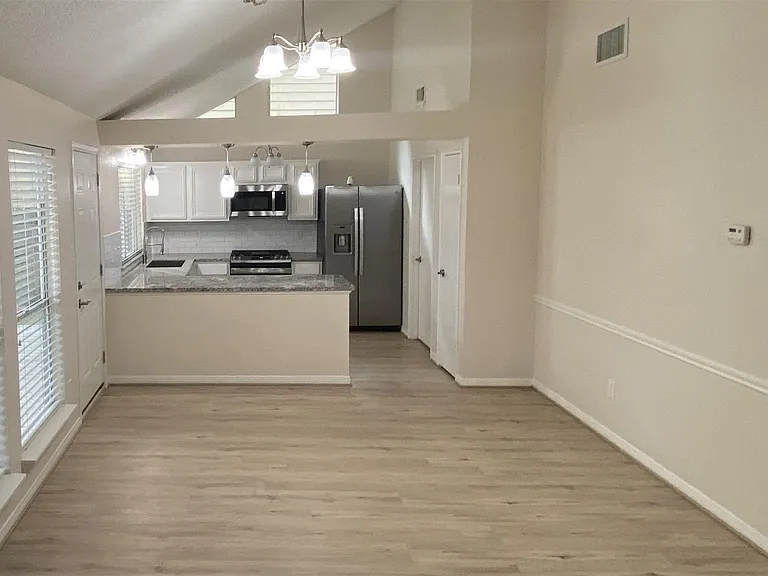33 N Rain Forest Ct — Photo 4