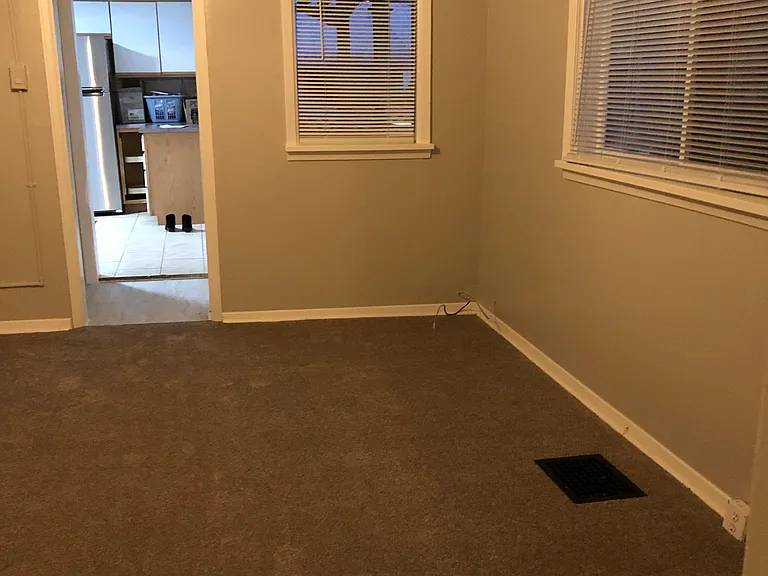 807 Bennett Ave — Photo 6