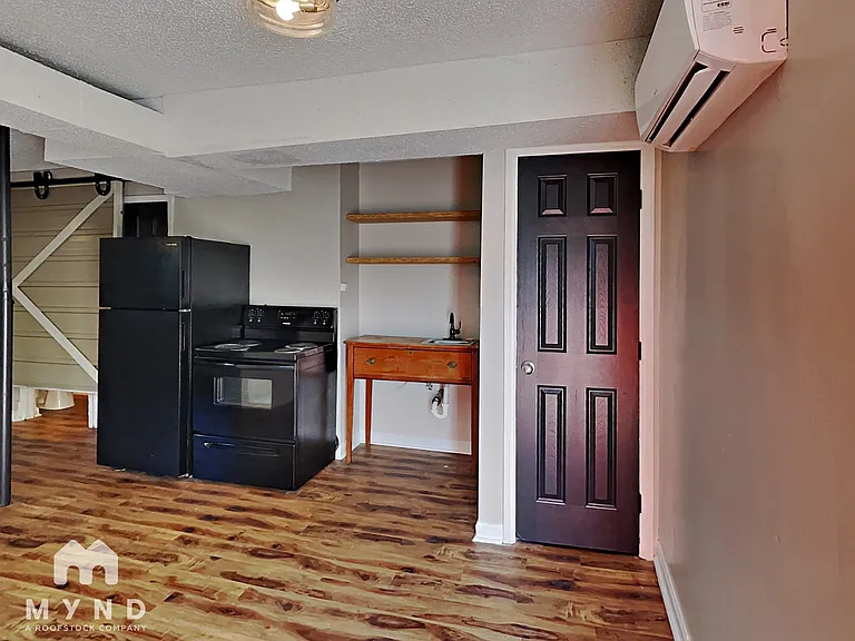 1729 Morehead Ave #1729 — Photo 3