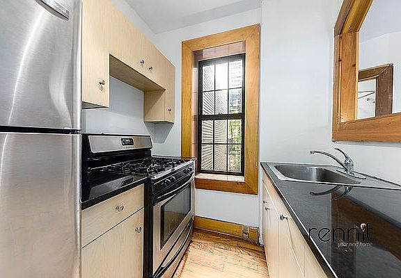 3rd image of 140A Lexington Ave #19A