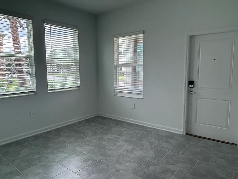 Main level bonus room