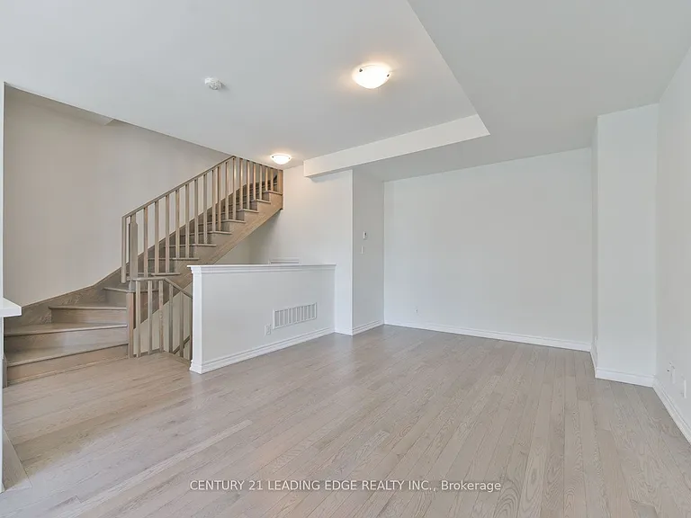 30 William Shearn Cres — Photo 10