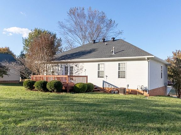 4th image of 3414 Poplar Hl