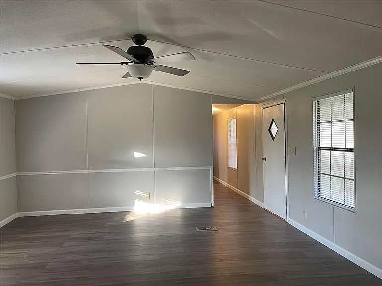 228 Hambrick Rd — Photo 9
