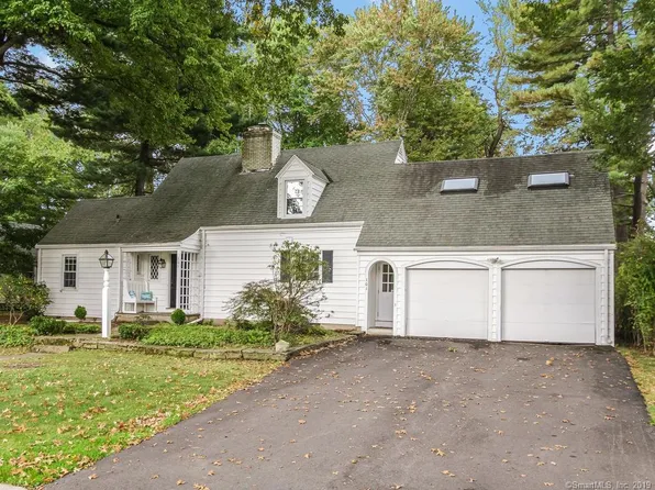 101 Mohawk Dr, West Hartford, CT 06117