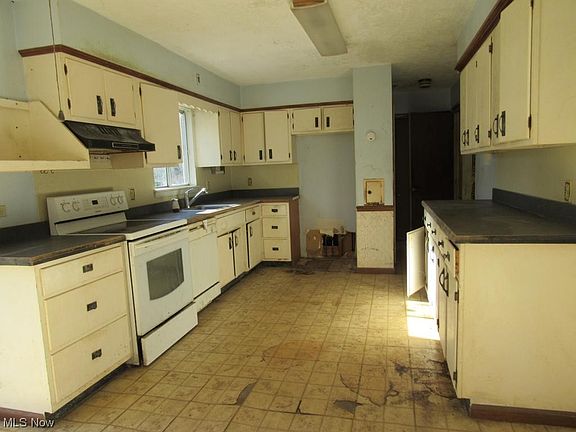 5th image of 24133 Forestview Dr