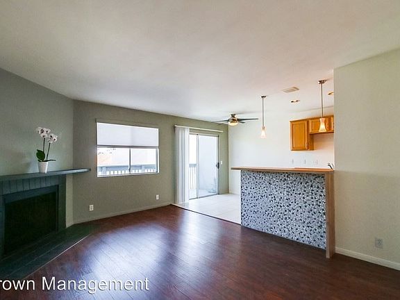 2nd image of 3739 Ingraham St APT A