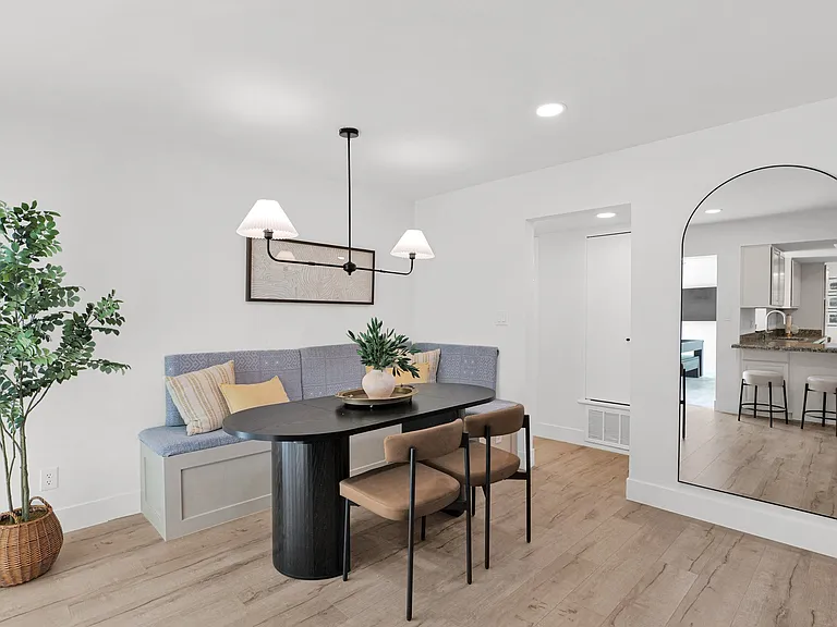 1233 E Campus Dr — Photo 5